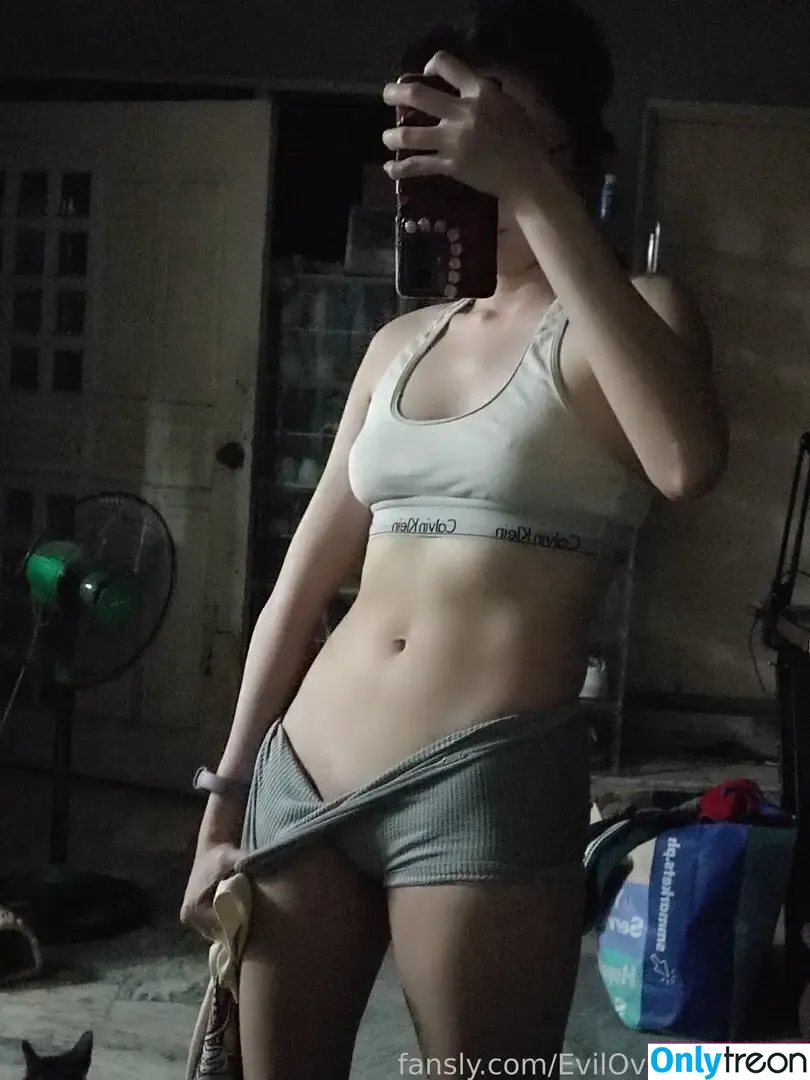 Evil Overlord Gabo nude photo #1433 (GaboVillain / eviloverlord_gabo)