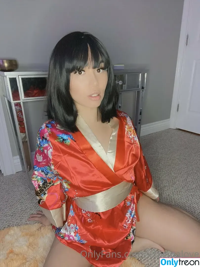 evnlyx nude photo #0005 (evnlyx)