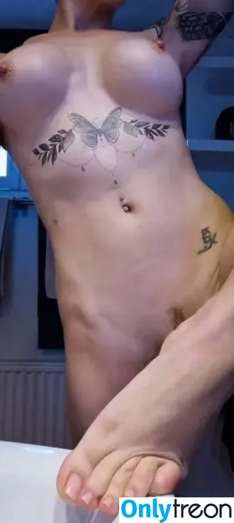 Evokitty nude photo #0026 (evokitty_)