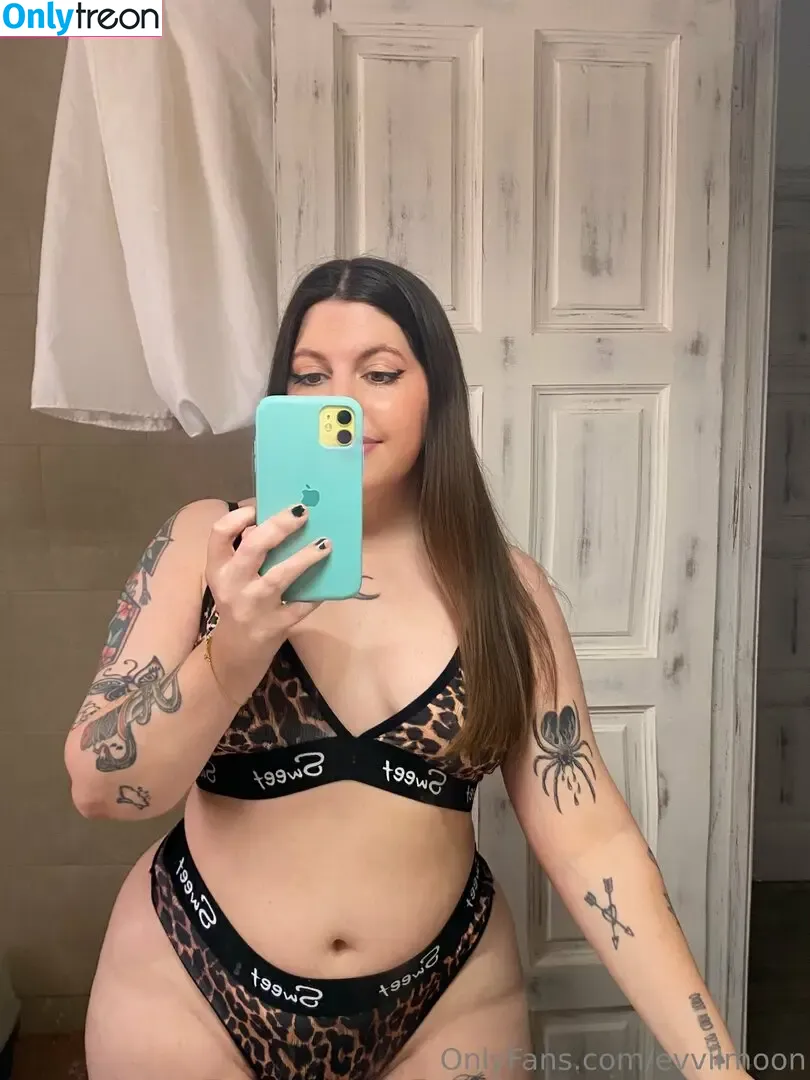 evvilmoon nude photo #0695 (evyn.moon)