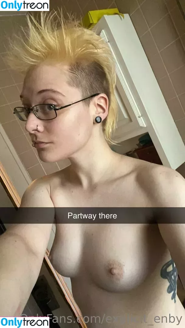 explicit_enby nude photo #0126 (mxmike_)