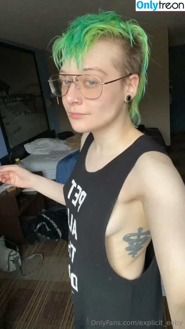 explicit_enby nude photo #0128 (mxmike_)