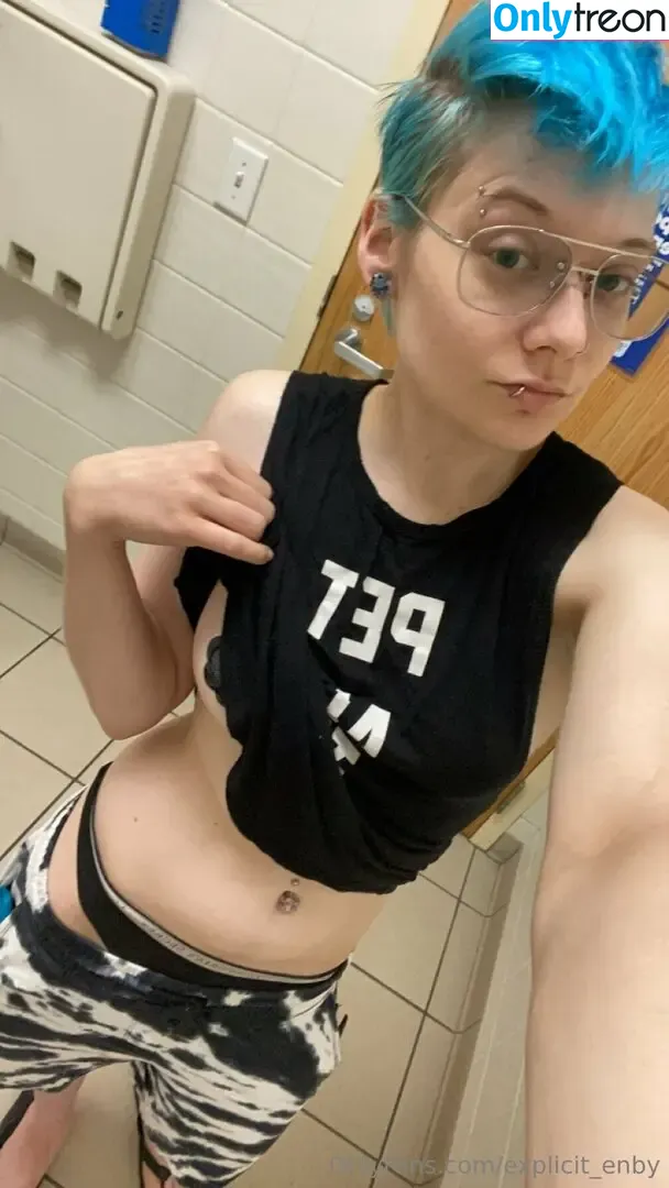 explicit_enby nude photo #0139 (mxmike_)