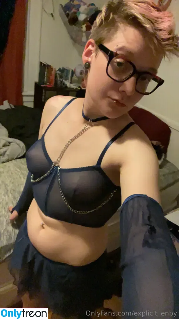 explicit_enby nude photo #0157 (mxmike_)