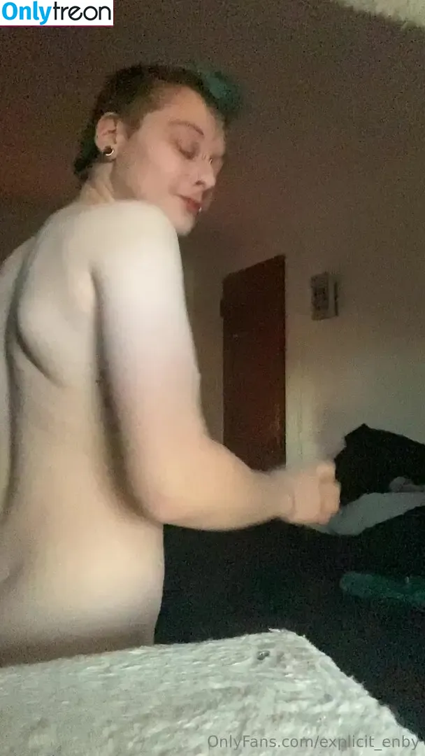 explicit_enby nude photo #0174 (mxmike_)
