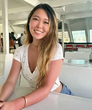 ExtraEmily / extra.emilay / extraemilyy / extremly_cute nude photo #0003