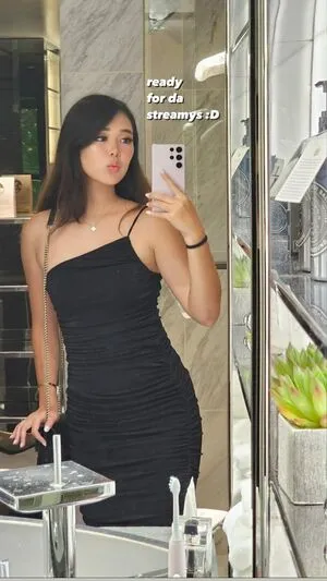 ExtraEmily / extra.emilay / extraemilyy / extremly_cute nude photo #0123