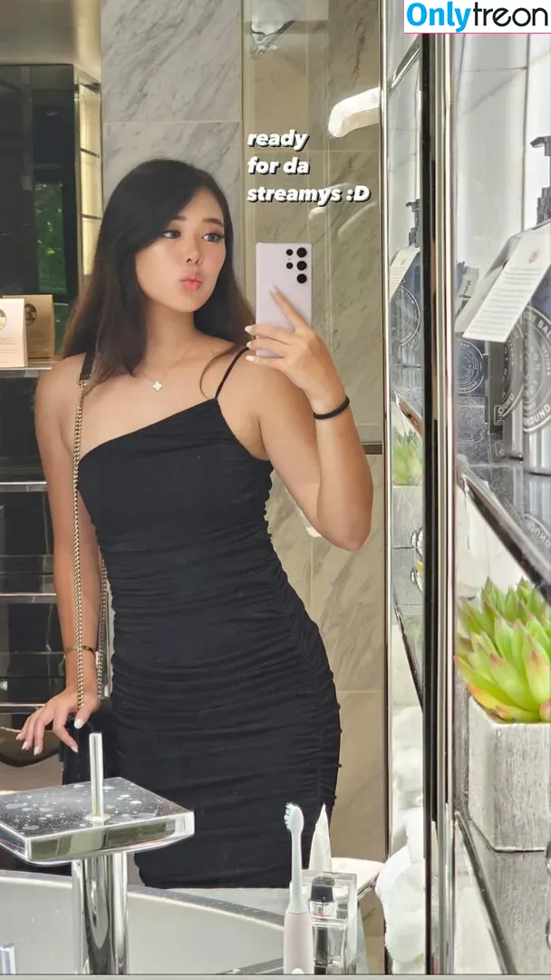 ExtraEmily nude photo #0123 (extra.emilay / extraemilyy / extremly_cute)