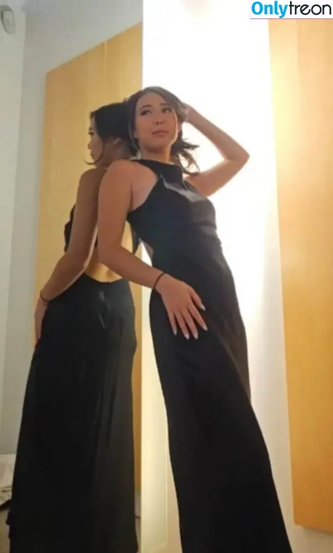 ExtraEmily nude photo #0842 (extra.emilay / extraemilyy / extremly_cute)