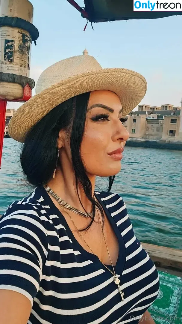 ezada nude photo #0021 (ezadasinnism_)