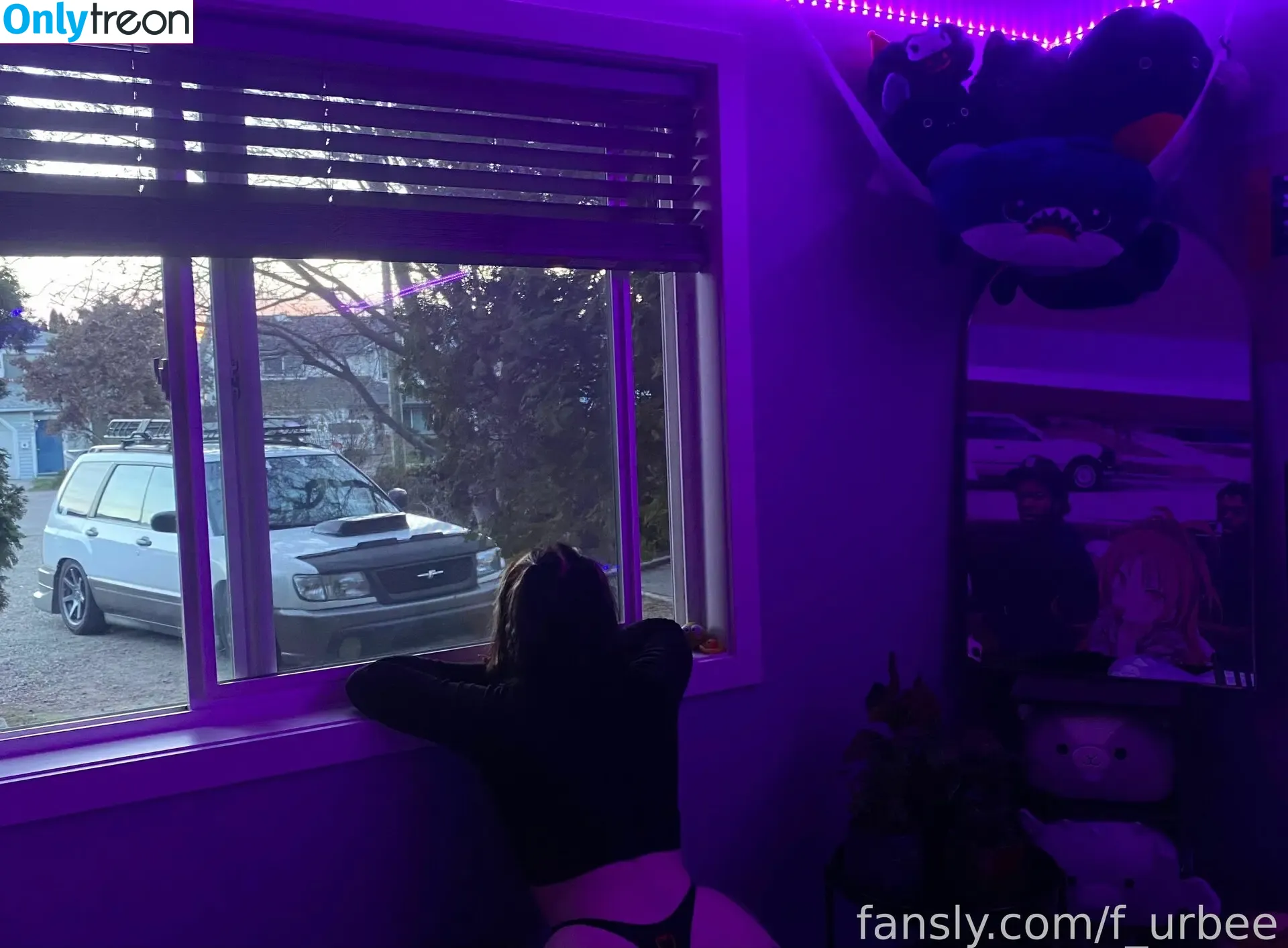 f_urbee nude photo #0360 (furbee._ / furbs0)