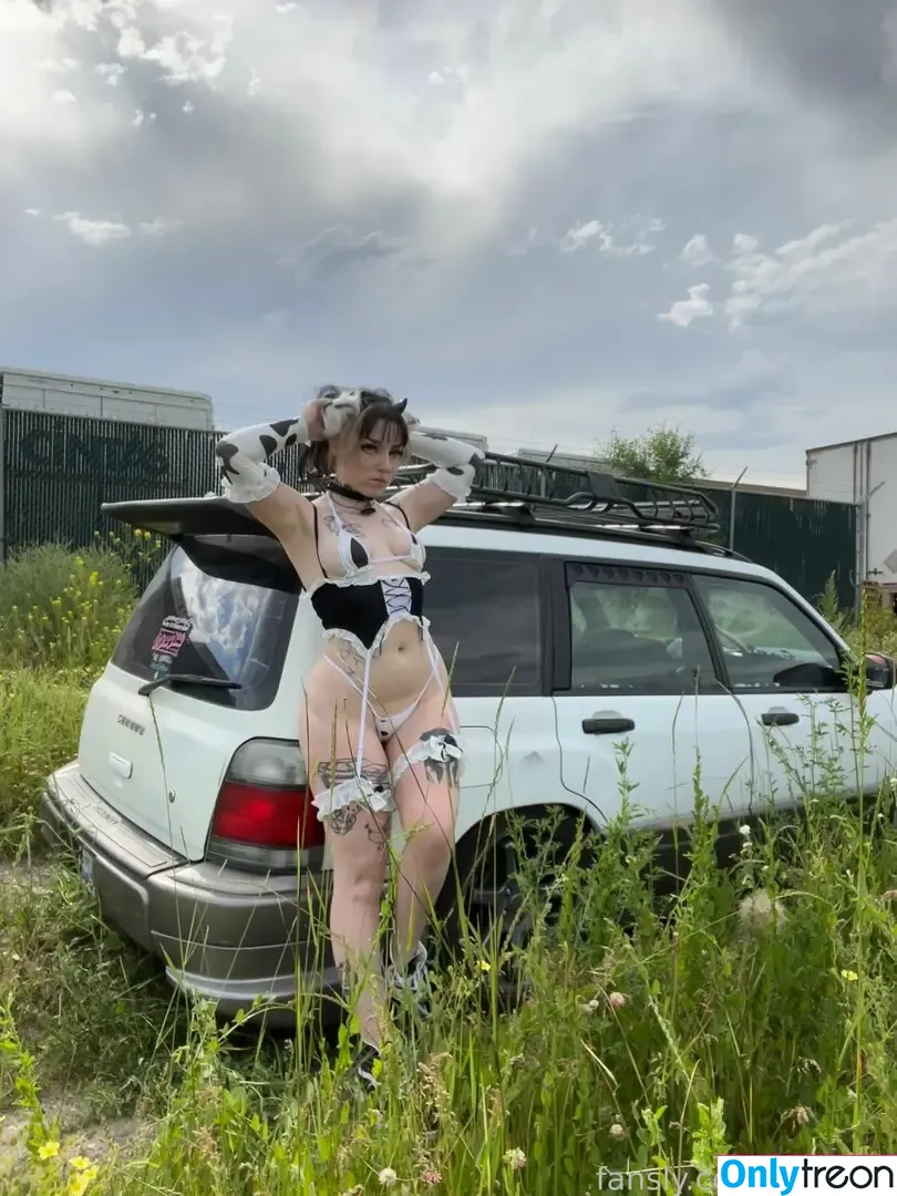 f_urbee nude photo #0460 (furbee._ / furbs0)