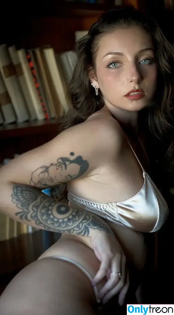 Fabiola Holystone nude photo #0107 (fabiolaholystone)