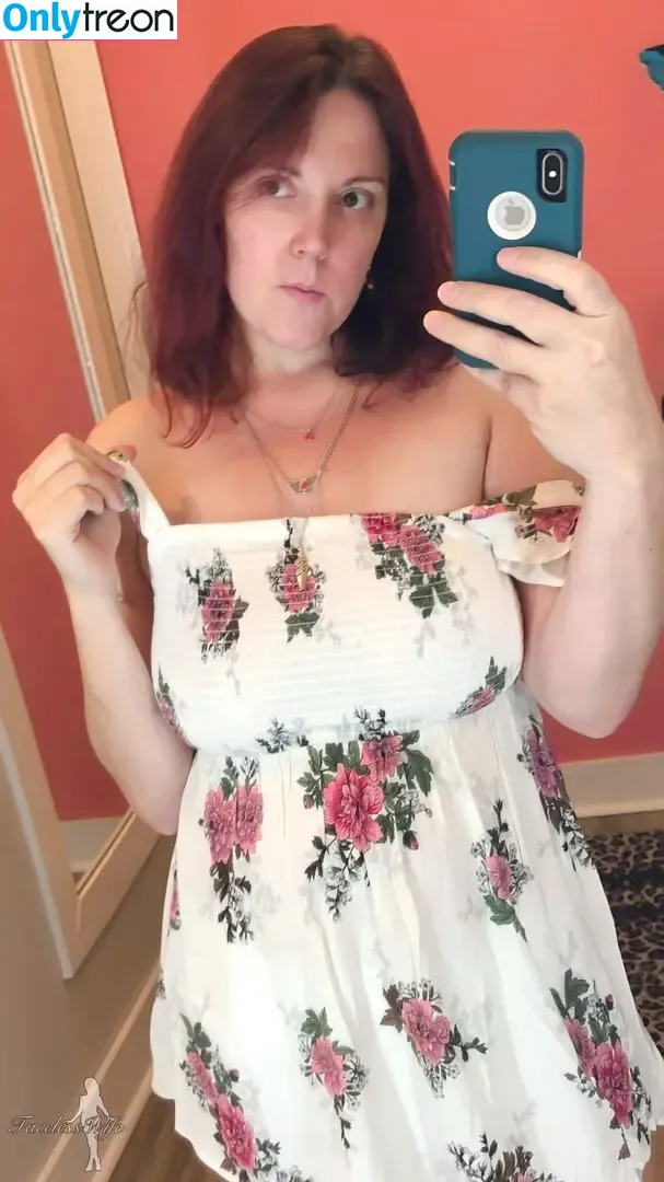 Facelleswife nude photo #0019 (cwjcox / facelesswife / facelless)