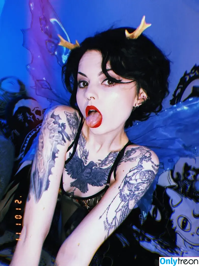 Faerie Blossom nude photo #0428 (FaerieBlossom / Nimue / faerie_blossom)