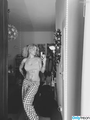 Fairy Karo / fairykaro / karolinantivist nude photo #0112