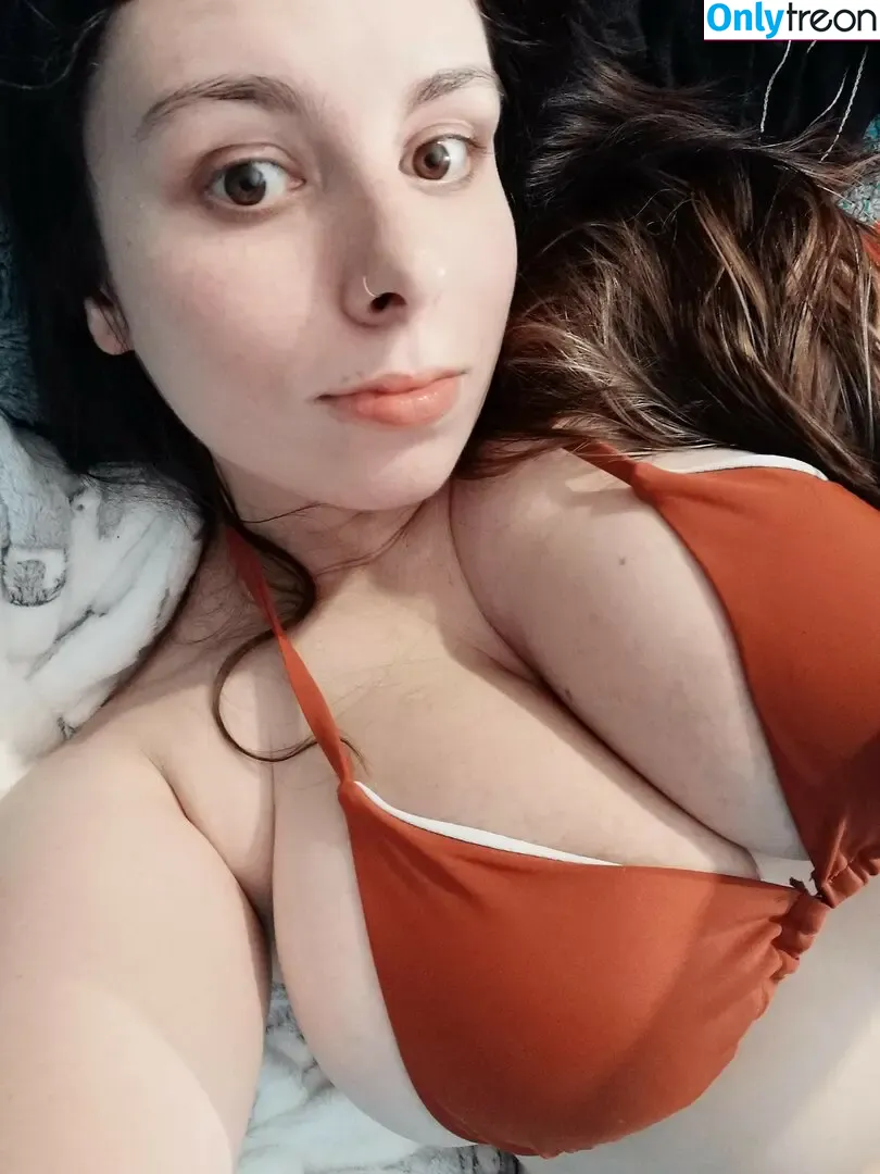 Fake_Geek_Girl nude photo #0014 (PlasticMomo)