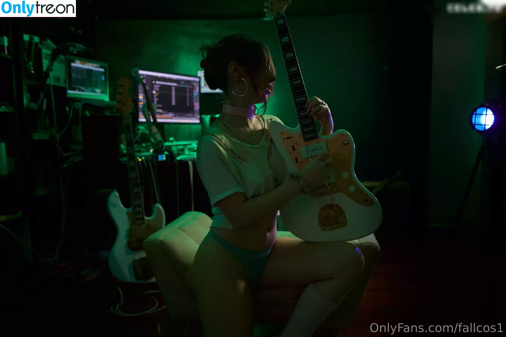 fallcos1 nude photo #0054 (fallcosplay)