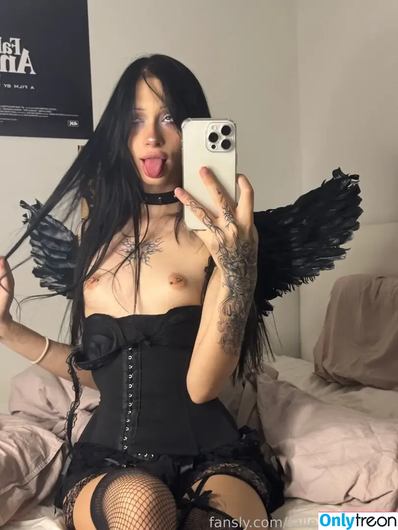 fallenemoangel nude photo #0165 (fallen_emo_angel666)