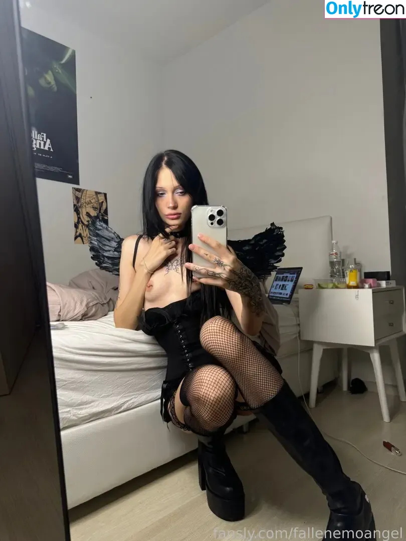 fallenemoangel nude photo #0207 (fallen_emo_angel666)