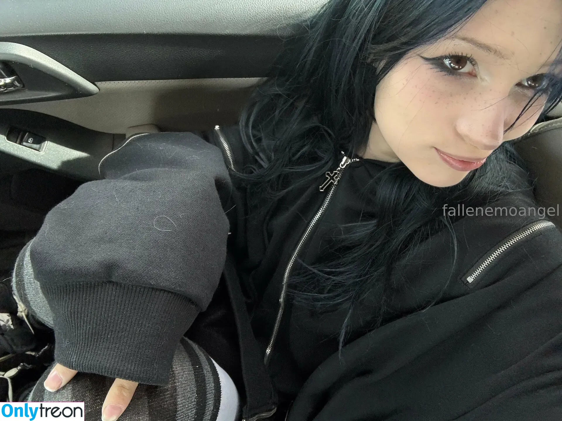 fallenemoangel nude photo #0624 (fallen_emo_angel666)