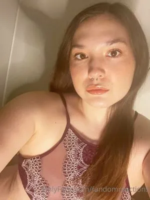 FandomReactions / fandomreactgirls nude photo #0003