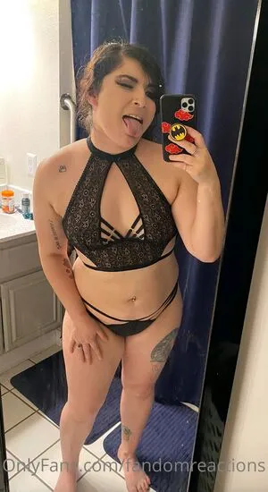 FandomReactions / fandomreactgirls nude photo #0163