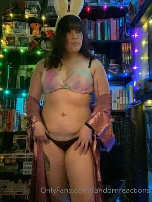 FandomReactions / fandomreactgirls nude photo #0189