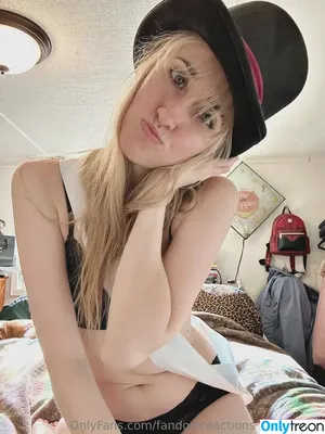FandomReactions / fandomreactgirls nude photo #0745
