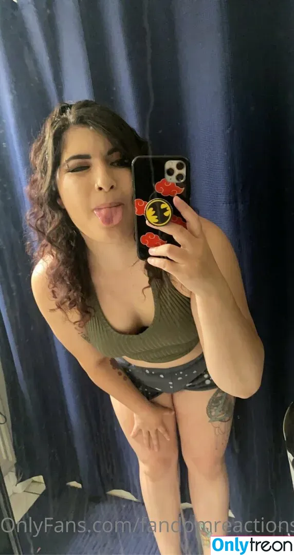 FandomReactions nude photo #0047 (fandomreactgirls)