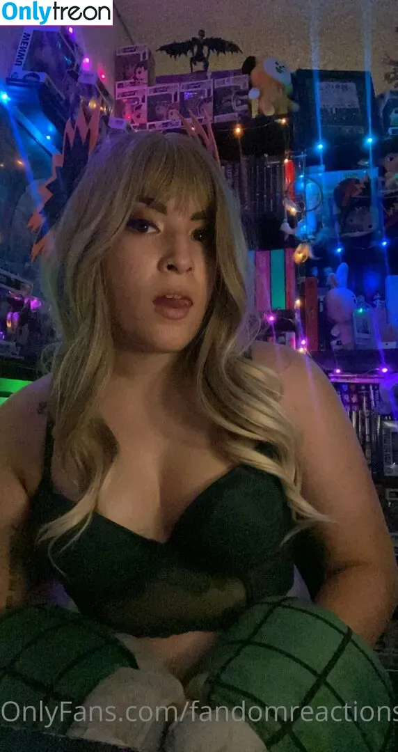 FandomReactions nude photo #0052 (fandomreactgirls)