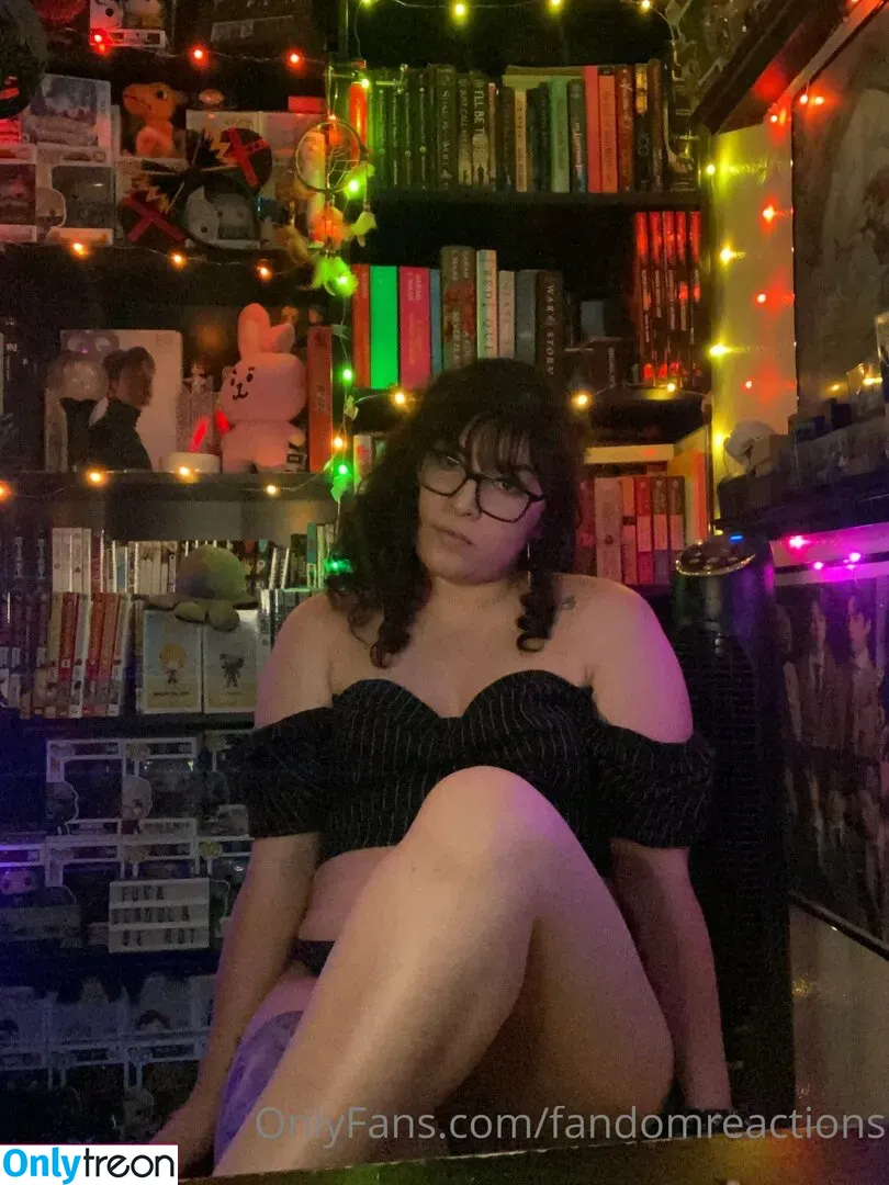 FandomReactions nude photo #0062 (fandomreactgirls)