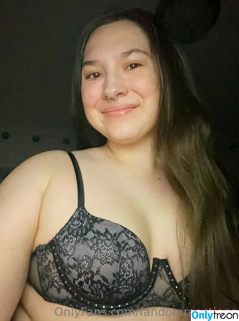 FandomReactions nude photo #0102 (fandomreactgirls)