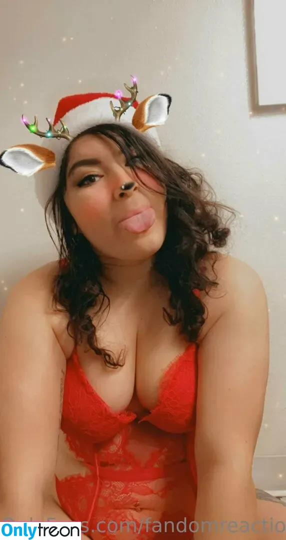 FandomReactions nude photo #0108 (fandomreactgirls)