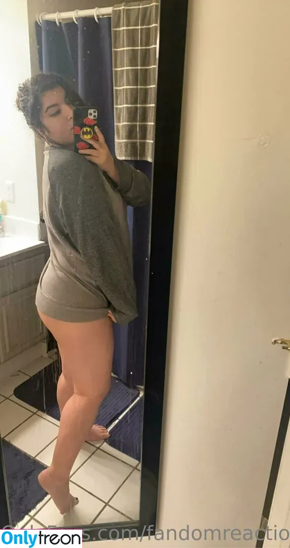 FandomReactions nude photo #0110 (fandomreactgirls)