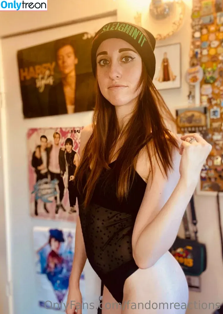 FandomReactions nude photo #0111 (fandomreactgirls)