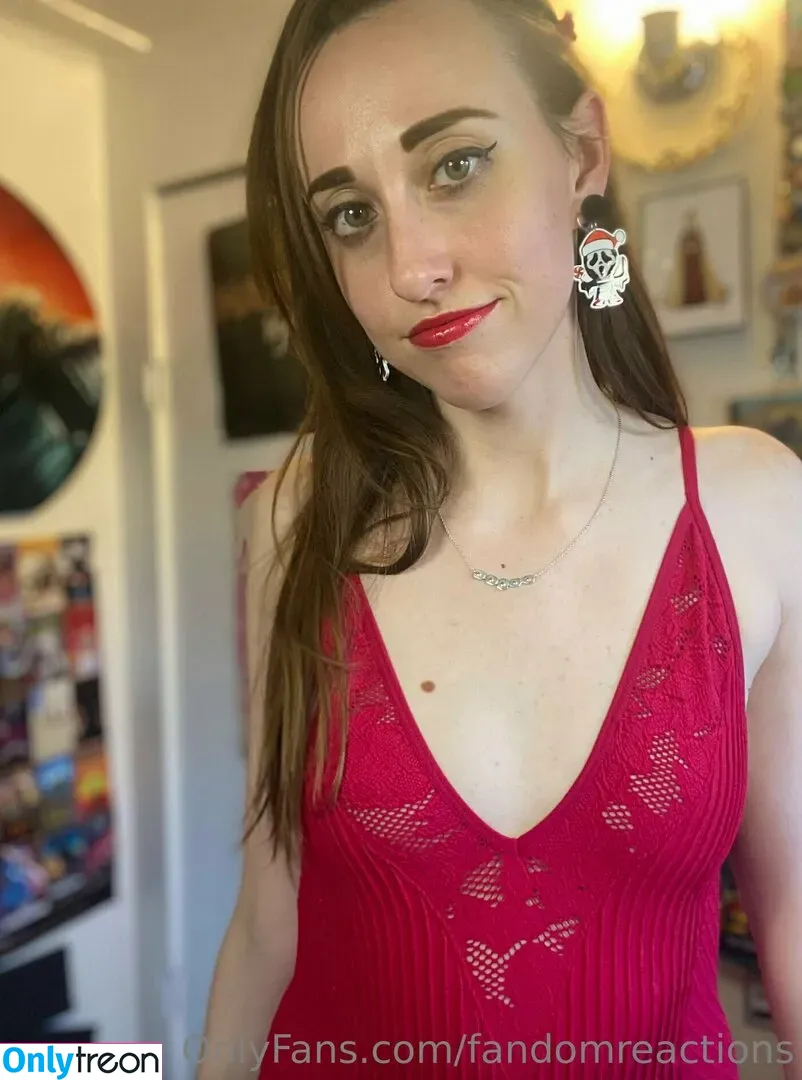 FandomReactions nude photo #0115 (fandomreactgirls)
