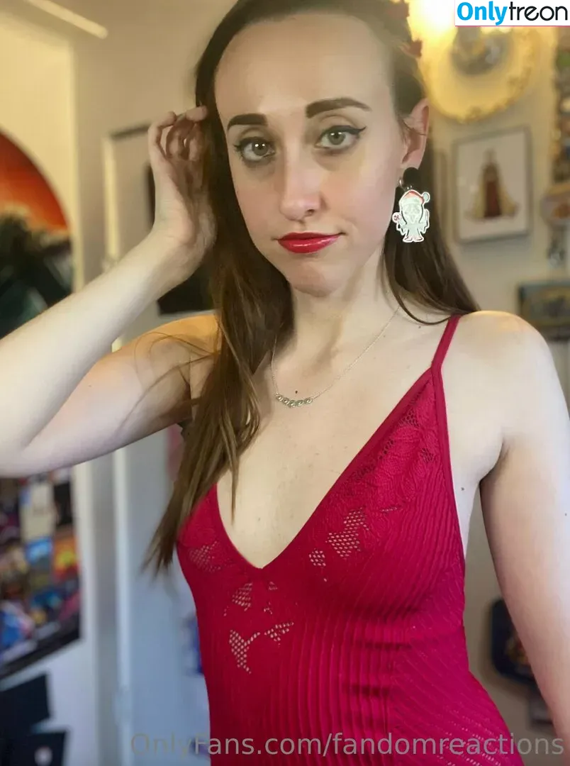 FandomReactions nude photo #0116 (fandomreactgirls)