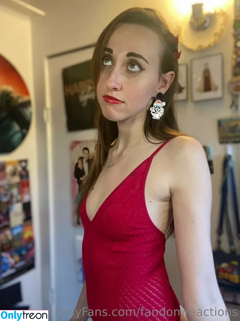 FandomReactions nude photo #0117 (fandomreactgirls)