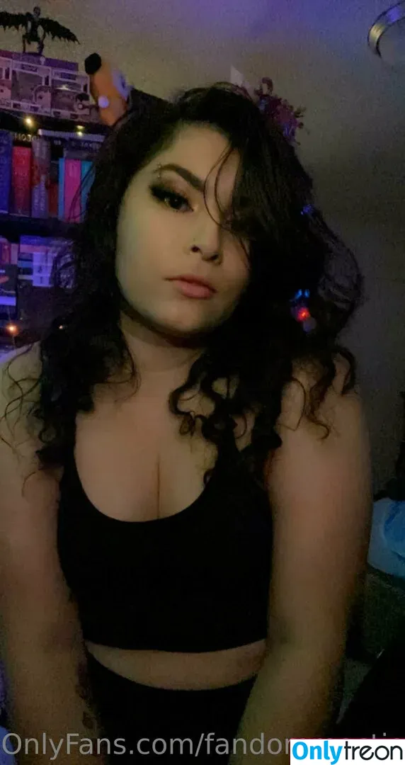 FandomReactions nude photo #0133 (fandomreactgirls)