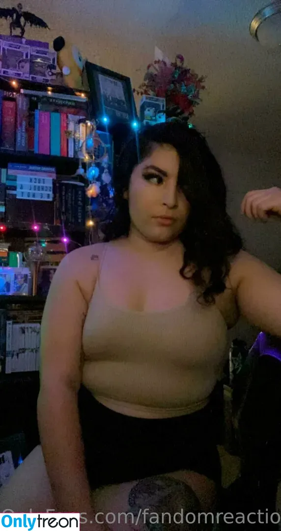 FandomReactions nude photo #0134 (fandomreactgirls)