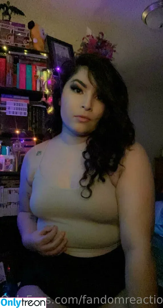 FandomReactions nude photo #0137 (fandomreactgirls)