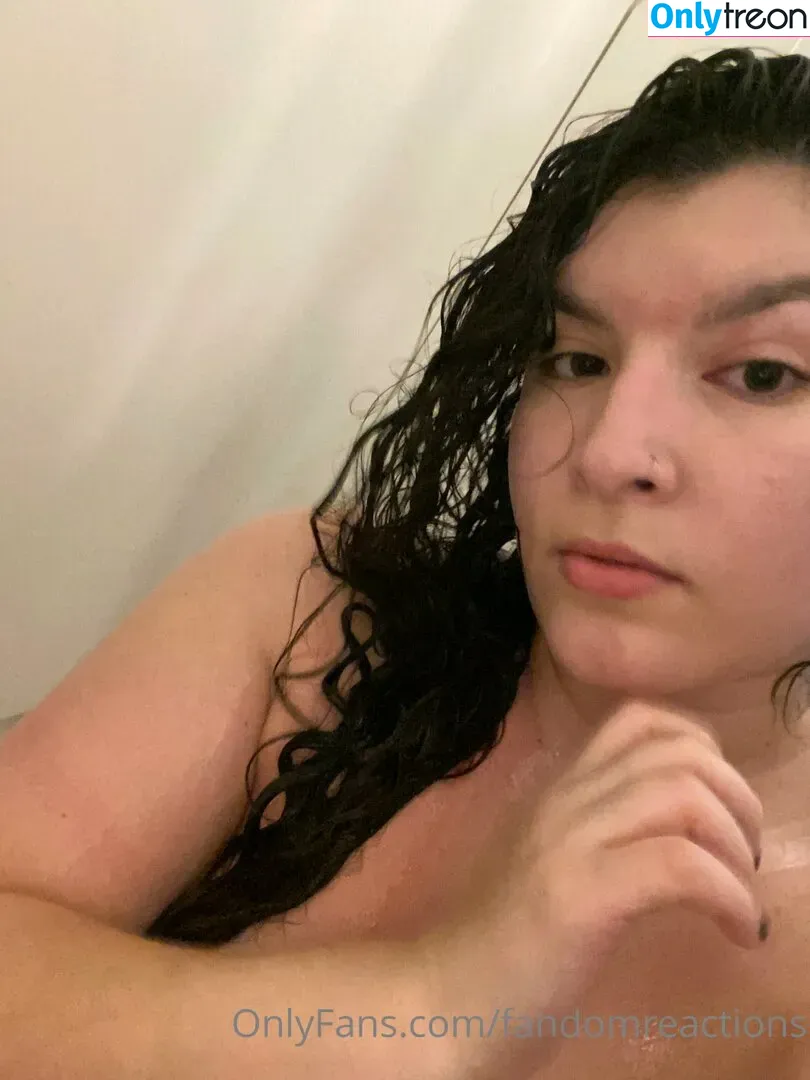 FandomReactions nude photo #0150 (fandomreactgirls)