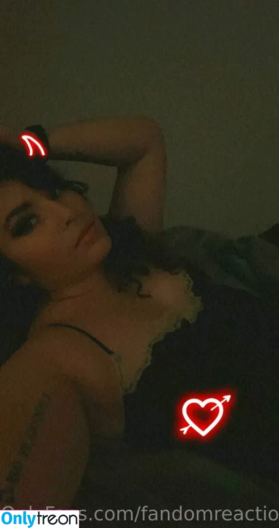 FandomReactions nude photo #0157 (fandomreactgirls)