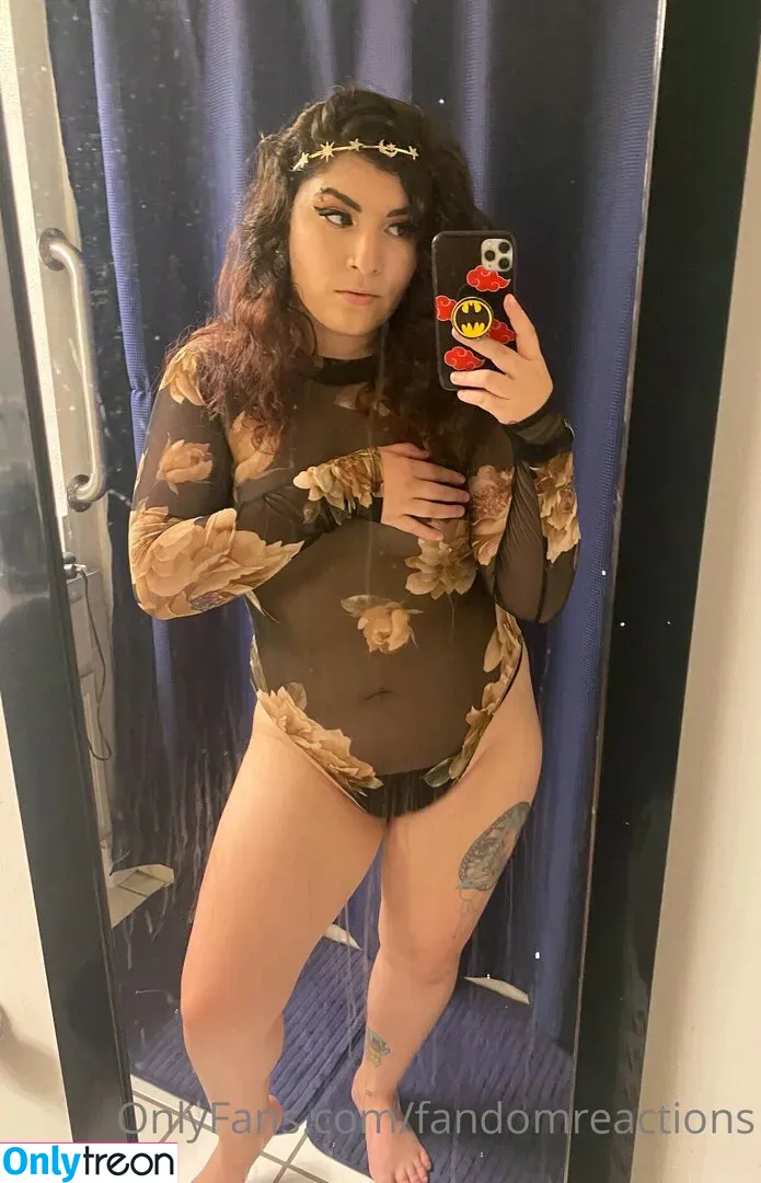FandomReactions nude photo #0175 (fandomreactgirls)