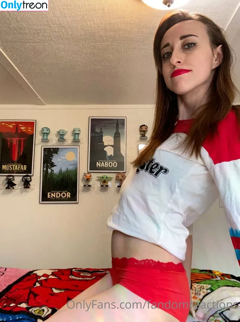 FandomReactions nude photo #0176 (fandomreactgirls)