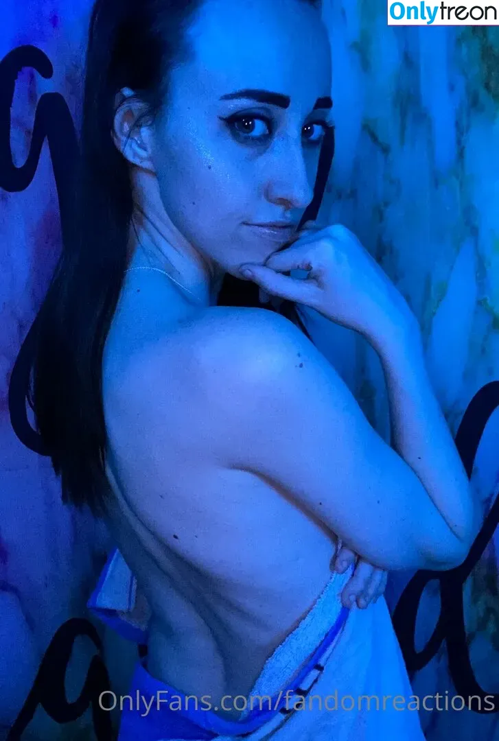 FandomReactions nude photo #0183 (fandomreactgirls)