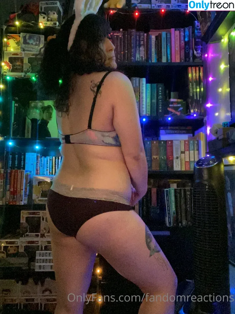 FandomReactions nude photo #0187 (fandomreactgirls)