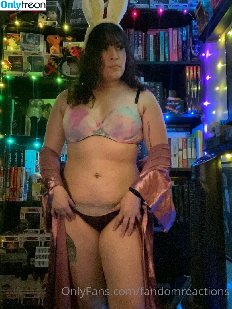 FandomReactions nude photo #0189 (fandomreactgirls)