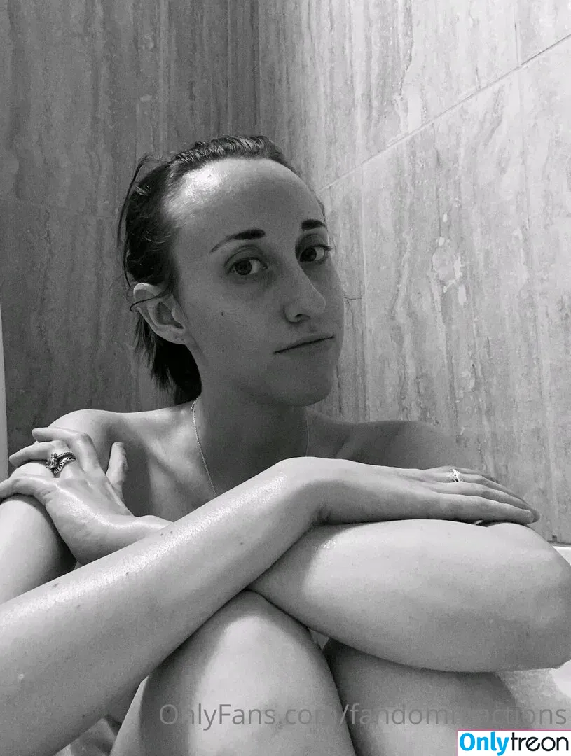 FandomReactions nude photo #0198 (fandomreactgirls)